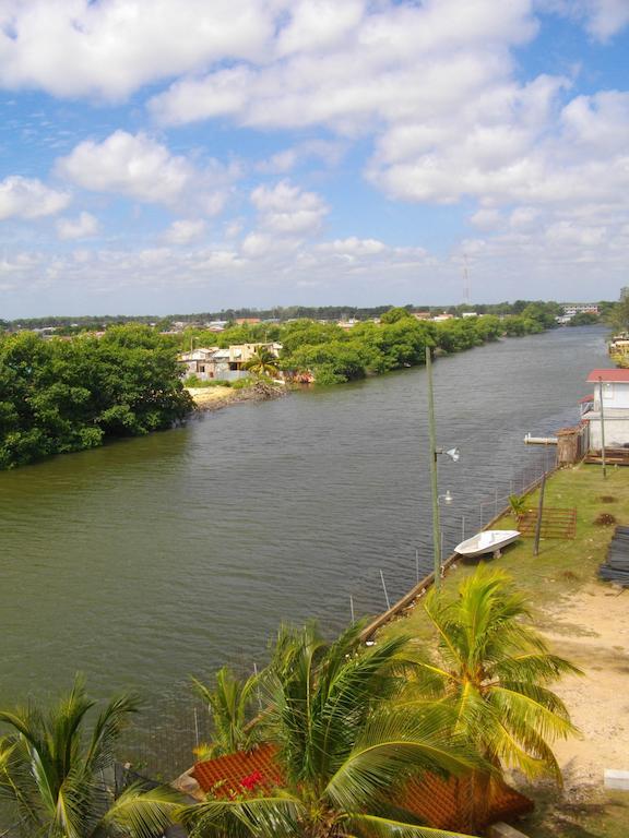 Easy Inn Hotel Belize City Exterior photo